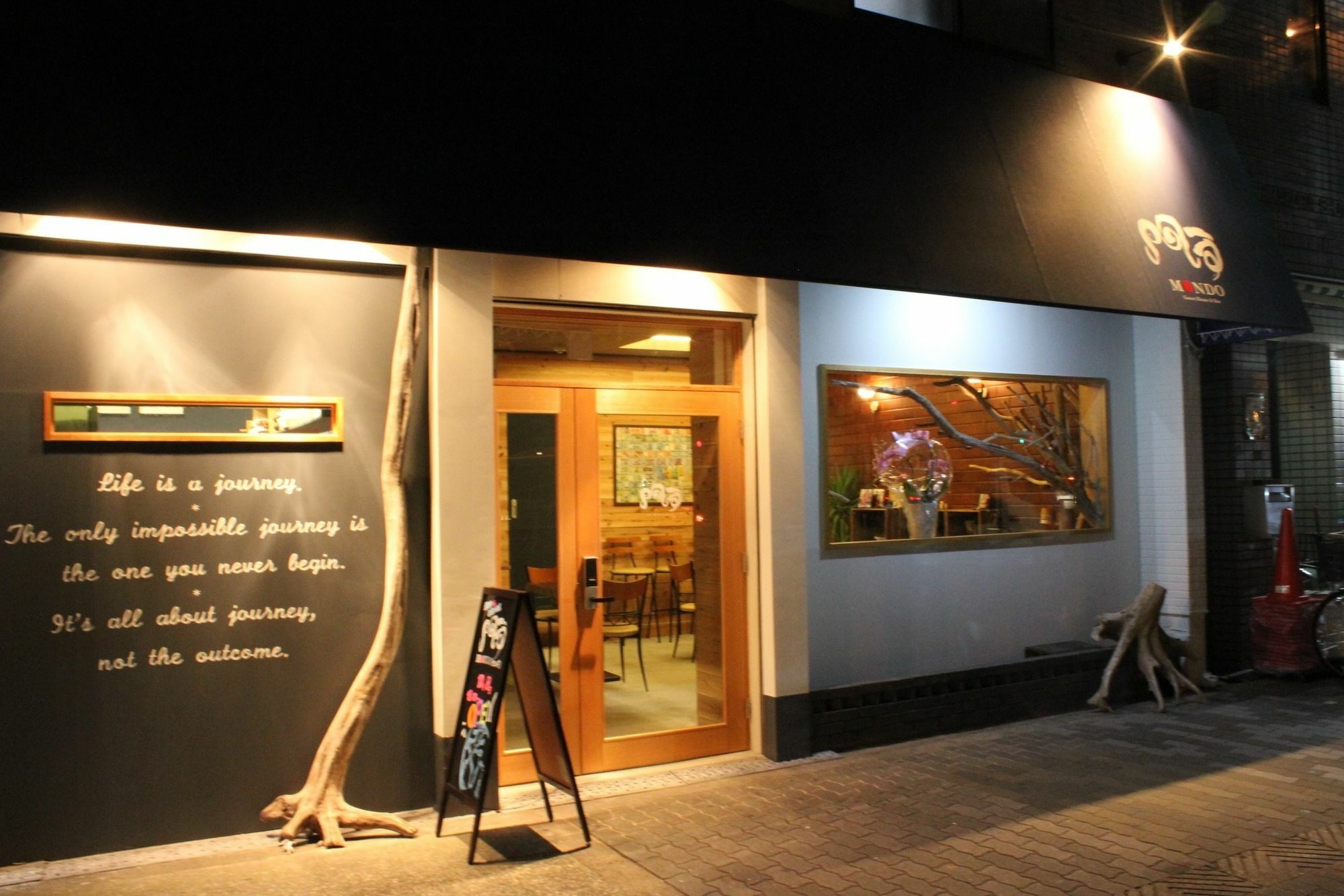 Bar And Hostel Mondo Osaka Buitenkant foto